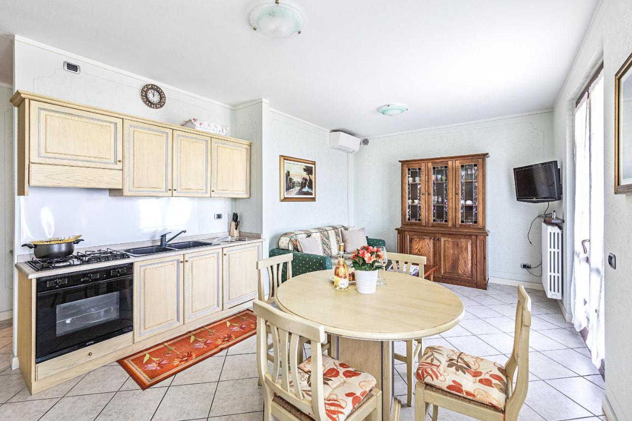 I Mosaici Apartments By Wonderful Italy Сирмионе Экстерьер фото