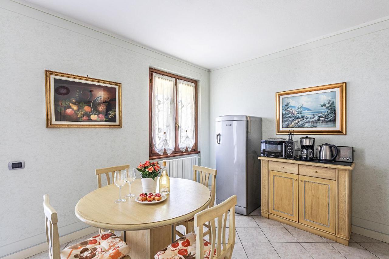 I Mosaici Apartments By Wonderful Italy Сирмионе Экстерьер фото