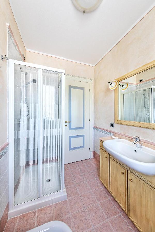 I Mosaici Apartments By Wonderful Italy Сирмионе Экстерьер фото