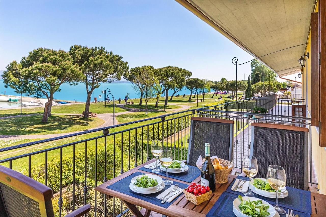 I Mosaici Apartments By Wonderful Italy Сирмионе Экстерьер фото