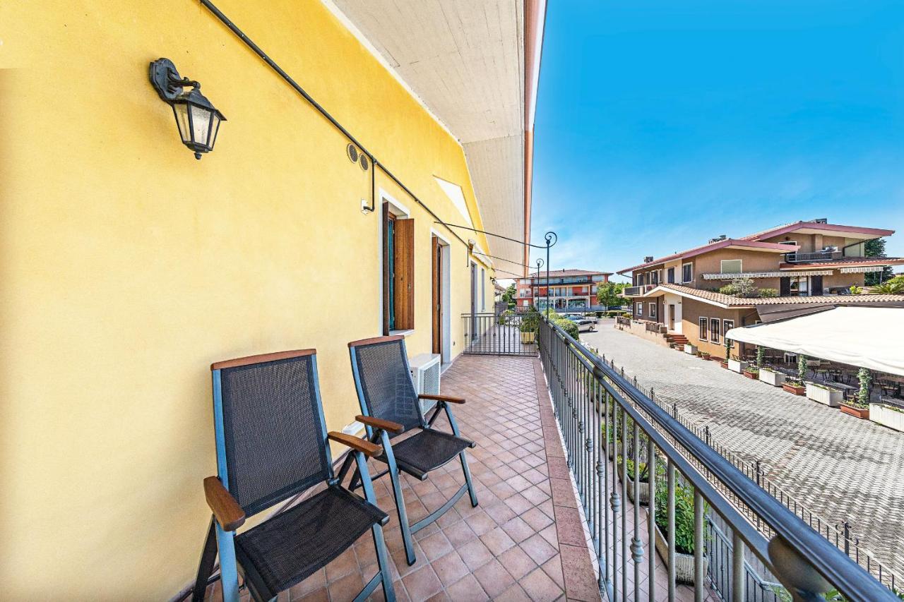 I Mosaici Apartments By Wonderful Italy Сирмионе Экстерьер фото