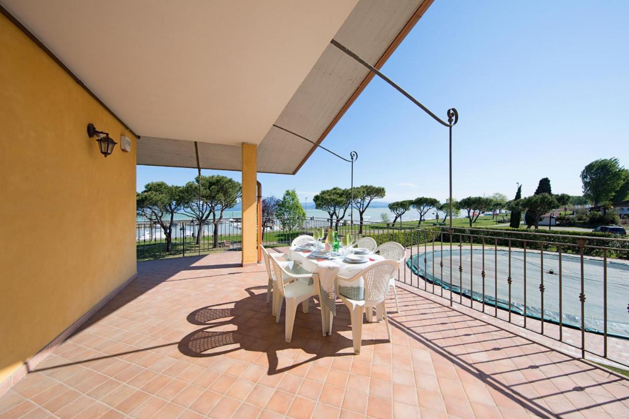 I Mosaici Apartments By Wonderful Italy Сирмионе Экстерьер фото