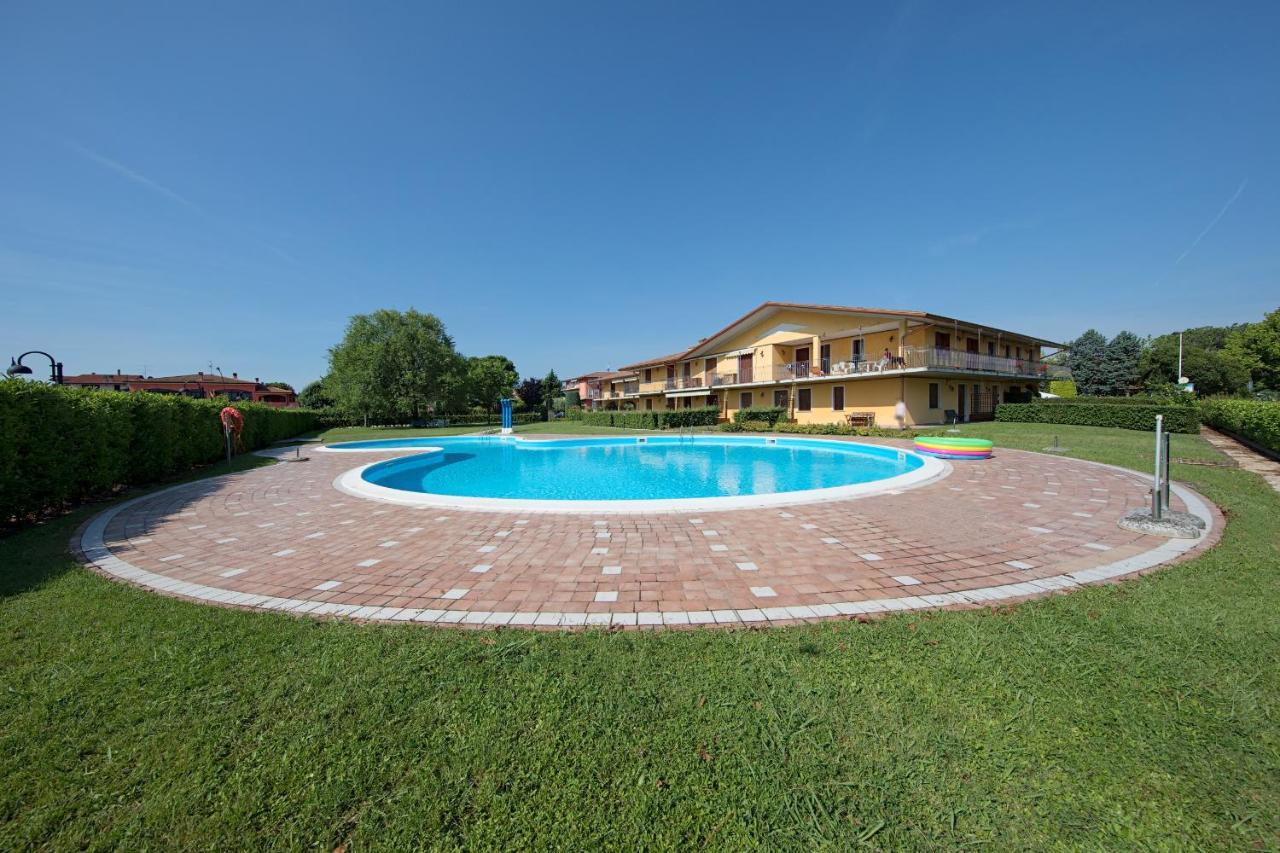 I Mosaici Apartments By Wonderful Italy Сирмионе Экстерьер фото