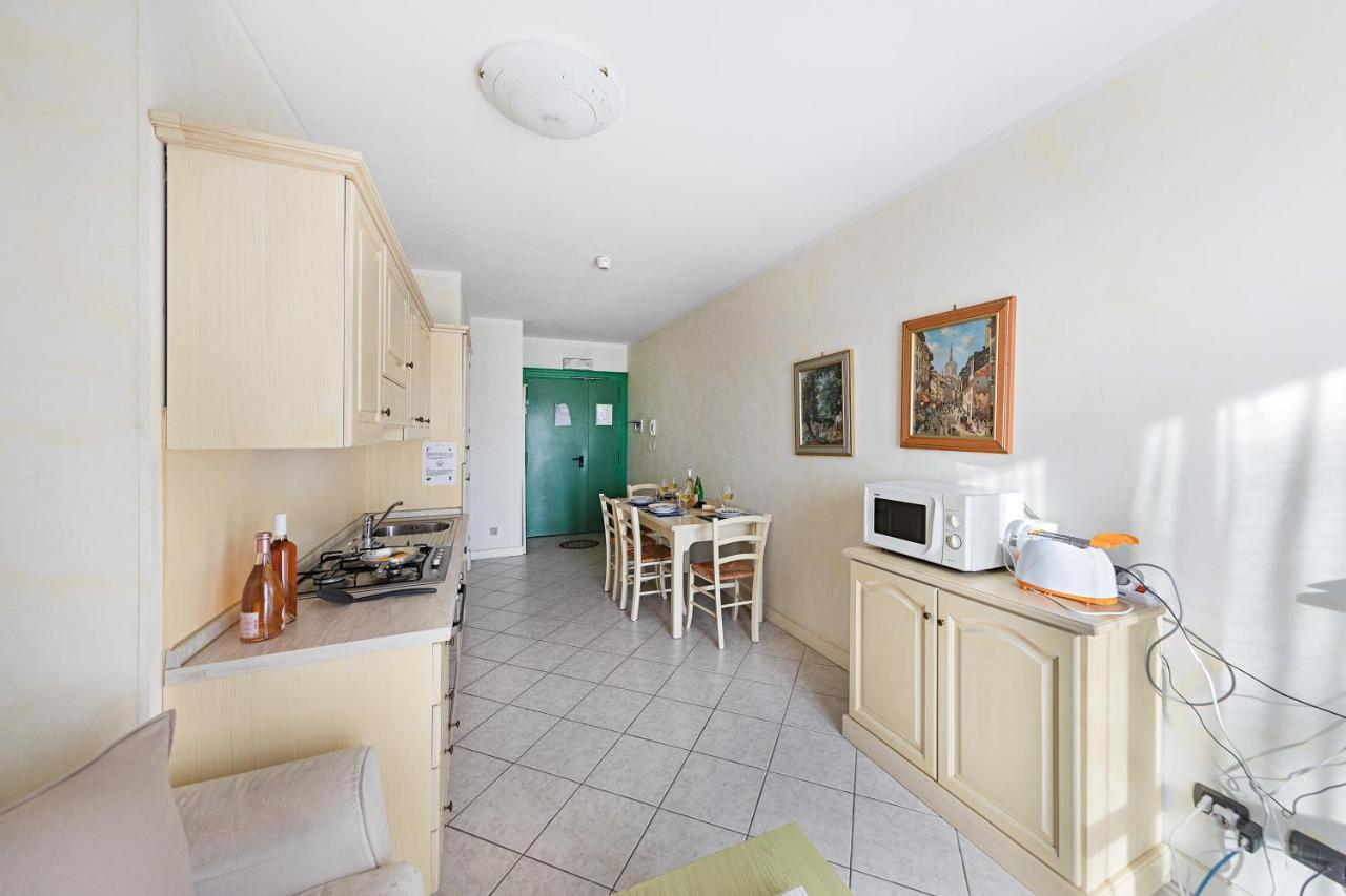 I Mosaici Apartments By Wonderful Italy Сирмионе Экстерьер фото