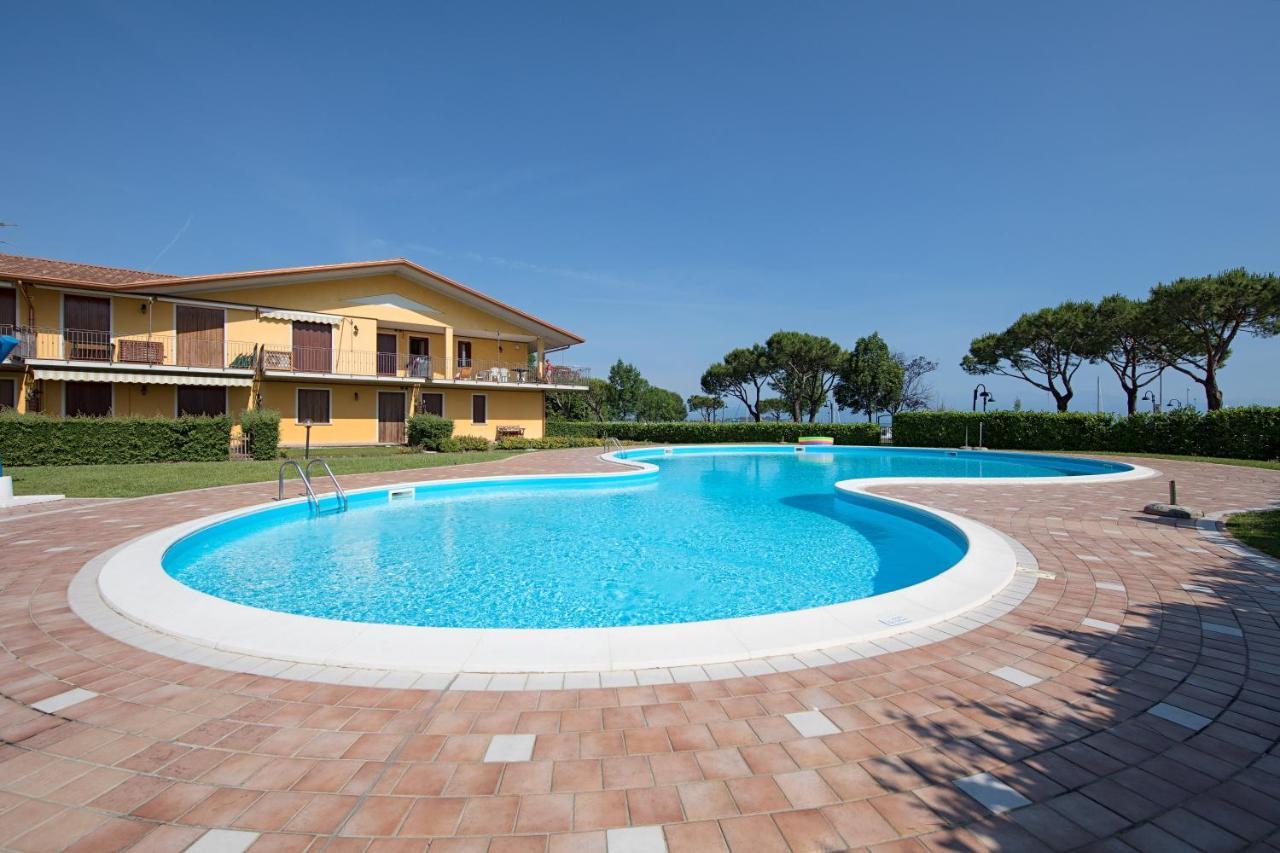 I Mosaici Apartments By Wonderful Italy Сирмионе Экстерьер фото
